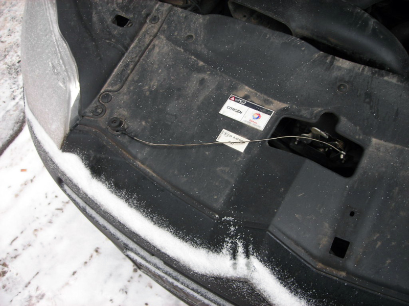 Обрывы троса замка капота, также, в основном, происходят зимой