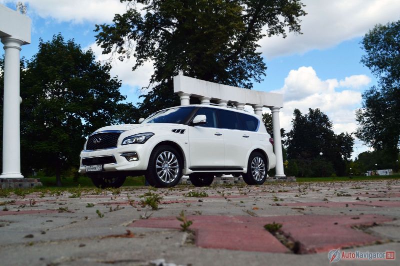Infiniti QX80: Чем больше нам говорят, тем меньше мы знаем