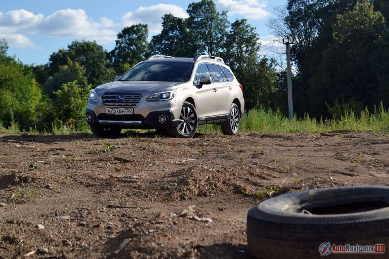 Геометрическая проходимость универсала, естественно, не такая же хорошая, как у внедорожника, но по части реальной проходимости, чтобы доехать до дачи или до бабушки в деревне, Outback заткнет за пояс многие кроссоверы