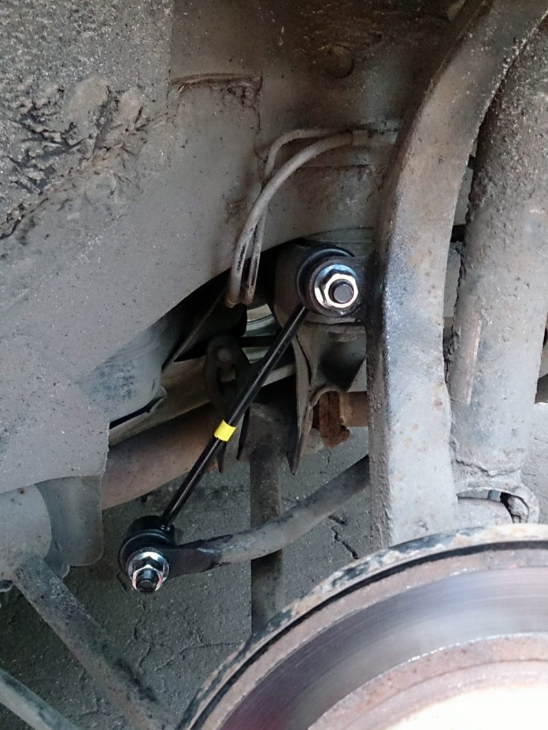 Слабых мест в ходовой седана хоть отбавляй. Надежностью не могут похвастать стойки и втулки стабилизатора, сайлентблоки и амортизаторы