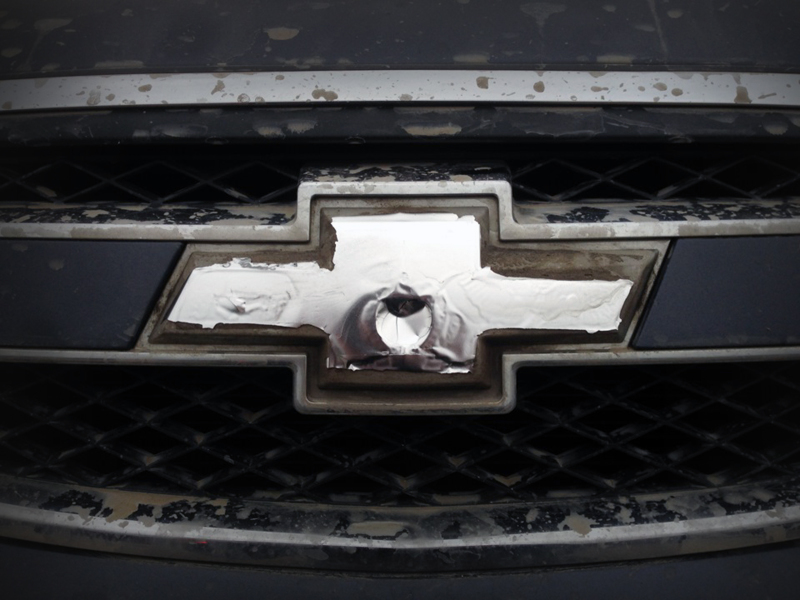 Как оказалось, проблемы с эмблемой - визитная карточка не только Chevrolet Niva, но и Epica