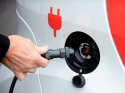В Москве на платной парковке открылась первая зарядная станция для электромобилей