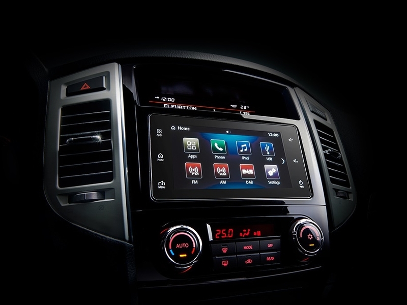 Mitsubishi представляет систему «Mitsubishi Connect» для российского рынка