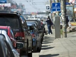 Предпосылок для отмены платной парковки в Москве пока нет