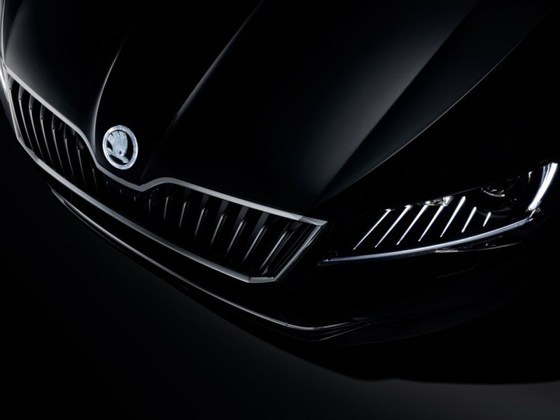 Седан Skoda Superb Black Crystal дебютировал в Праге