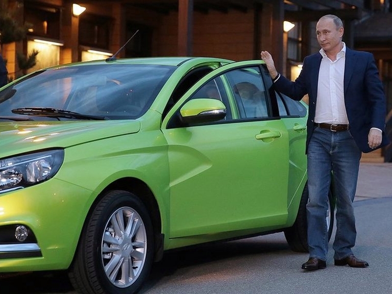 Владимир Путин протестировал Lada Vesta