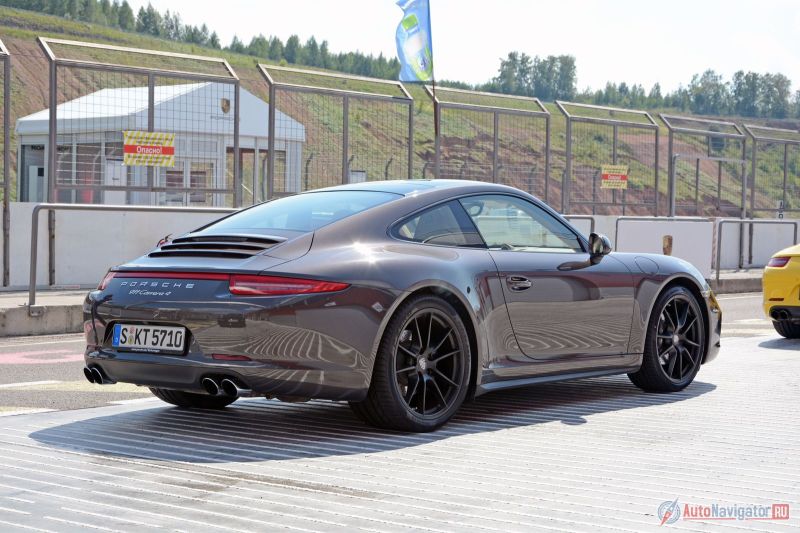 Начальная версия Porsche Carrera 4