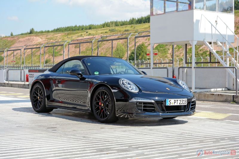 Полноприводный кабриолет Porsche 911 Carrera 4 в весьма спортивной серии GTS