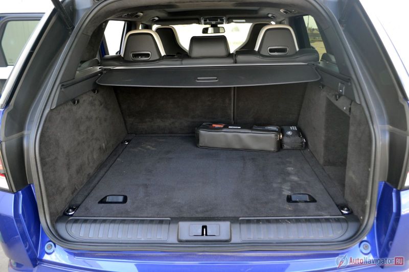 Багажник не самый большой – всего 490 литров, зато идеально прямоугольный, как кирпич