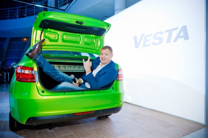 #VESTAnight – самая горячая ночь города: в г. Казань стартовали продажи LADA Vesta