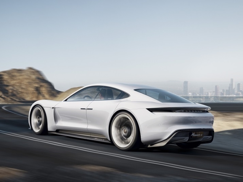 Porsche Mission E пойдет в серийной производство