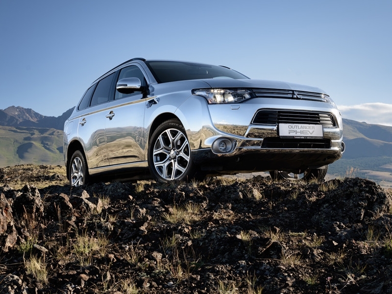 Продажи Mitsubishi Outlander PHEV в Европе достигли 50 000 штук