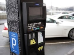 Депутаты КПРФ требуют отменить расширение зоны платной парковки в столице