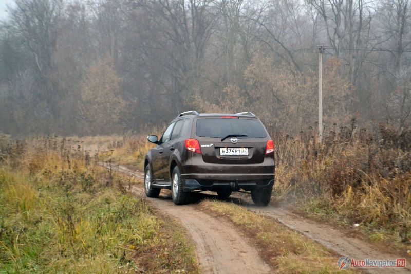 Полный привод не доступен ни за какие деньги. А жаль. С ним машина бы была популярнее и могла бы, например, составить конкуренцию «Дастеру»