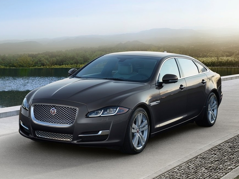 Обновленный Jaguar XJ — в России от 4 503 000 рублей