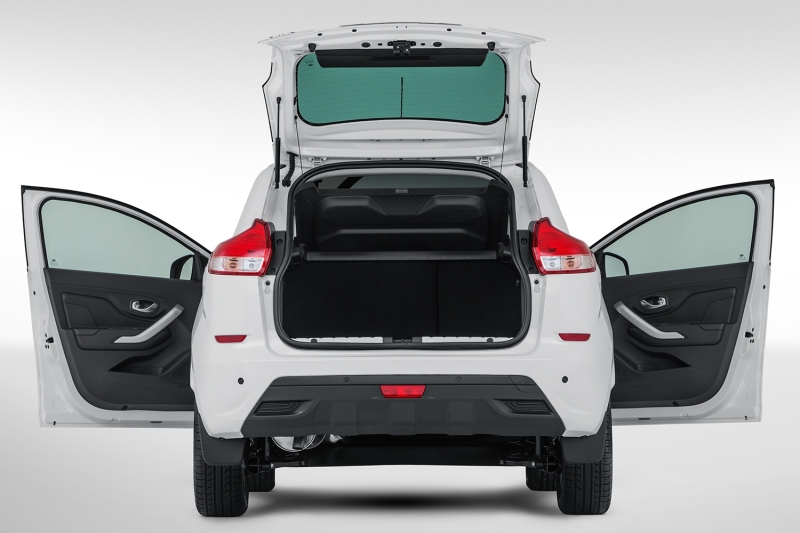 Максимальный объем багажного отделения (со сложенными задними сиденьями) - 1207 литров