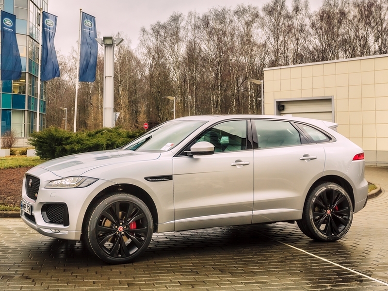 Jaguar F-Pace пройдет испытания в России