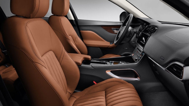 Спортивные кресла Jaguar, разработанные таким образом, чтобы обеспечить исключительный уровень комфорта, отличаются возможностью регулировки в 14 положениях