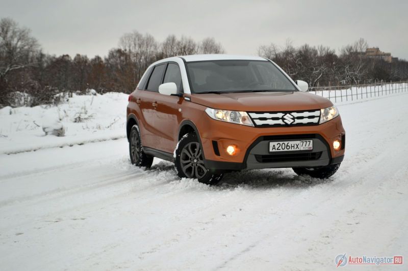 Светодиоды спереди будут только в топовой комплектации. У Suzuki, как и многих других японцев, нельзя заказать какие-то опции по собственному выбору – только фиксированный набор оборудования