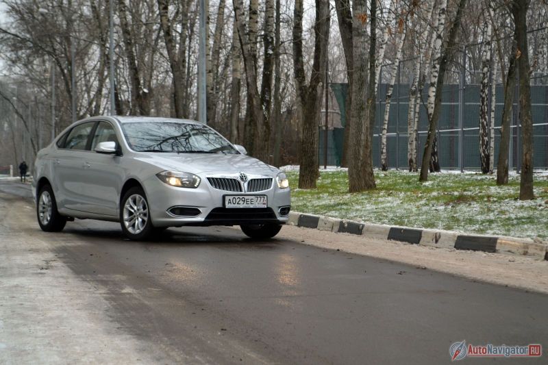 В обществе осведомленных людей принято считать Brilliance копией BMW – на самом деле это не так. С точки зрения дизайна баварские автомобили может напоминать разве что решетка радиатора. И то очень отдаленно