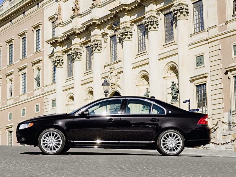 Volvo S80 в Швеции – это автомобиль чиновников среднего ранга и выше