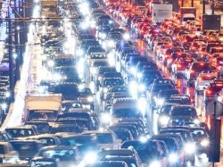 Впервые за 5 лет Москве удалось избежать 10-балльных предновогодних заторов