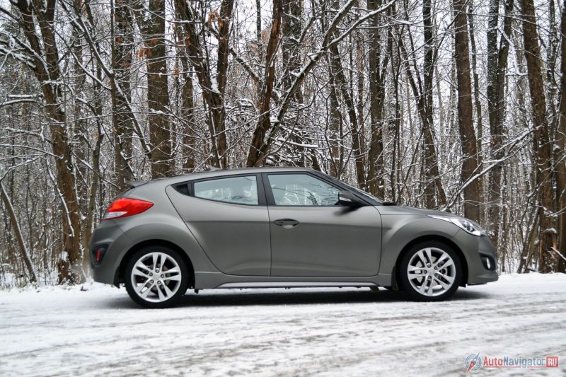 С пассажирской стороны – это обычный пятидверный хэтчбек с заниженной крышей