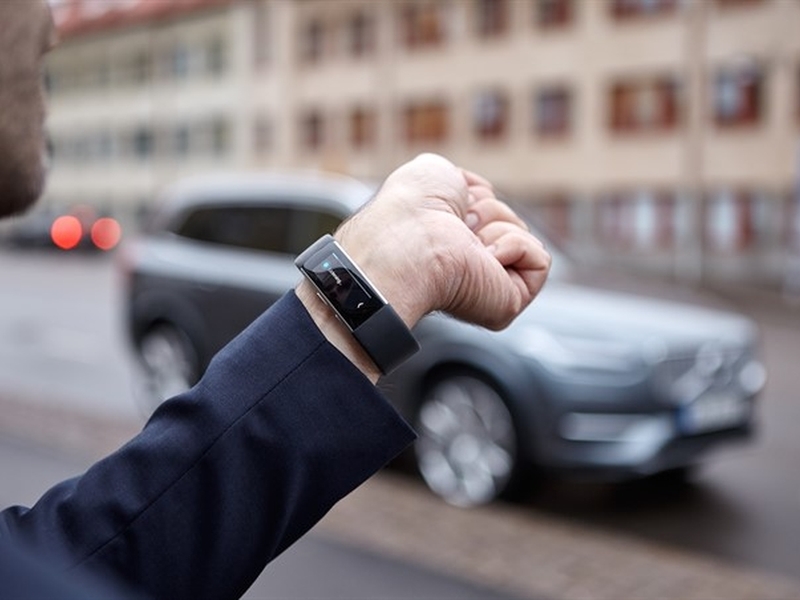 Volvo и Microsoft «подружили» часы с автомобилем