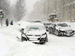 Очищать Москву от снега будут почти 15 тысяч спецмашин