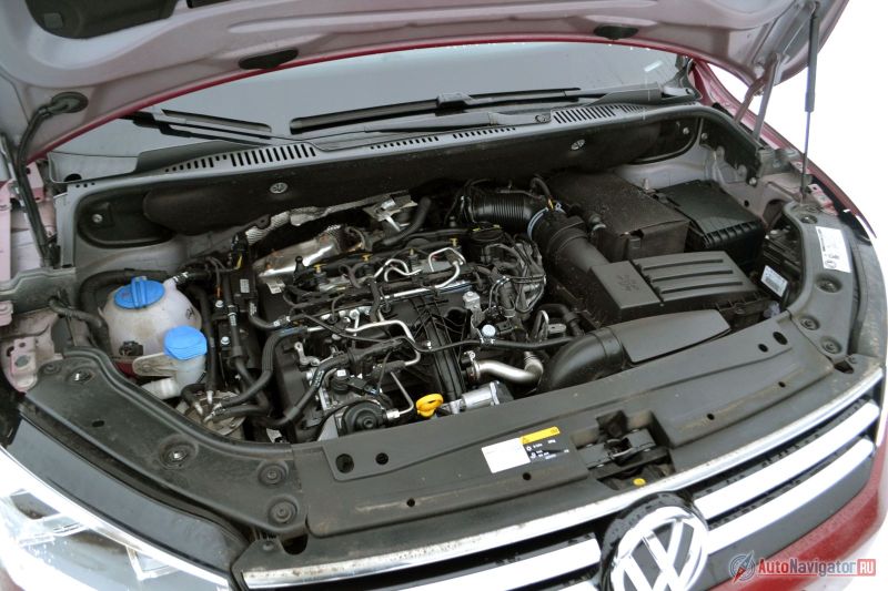 Дизельный двигатель объемом 2,0 литра – самый мощный в моторной гамме. Он выдает 140 л.с. при 4200 об/мин и 320 Нм крутящего момента в диапазоне от 1750 до 2500 оборотов в минуту. Есть еще турбодизель того же объема мощностью 110 л.с. и турбодизель поменьше (1,6 литра), который может выдавать 102 или 75 л.с. Ну и старый-добрый бензиновый 1,6 MPI мощностью 110 л.с. остался, как и раньше