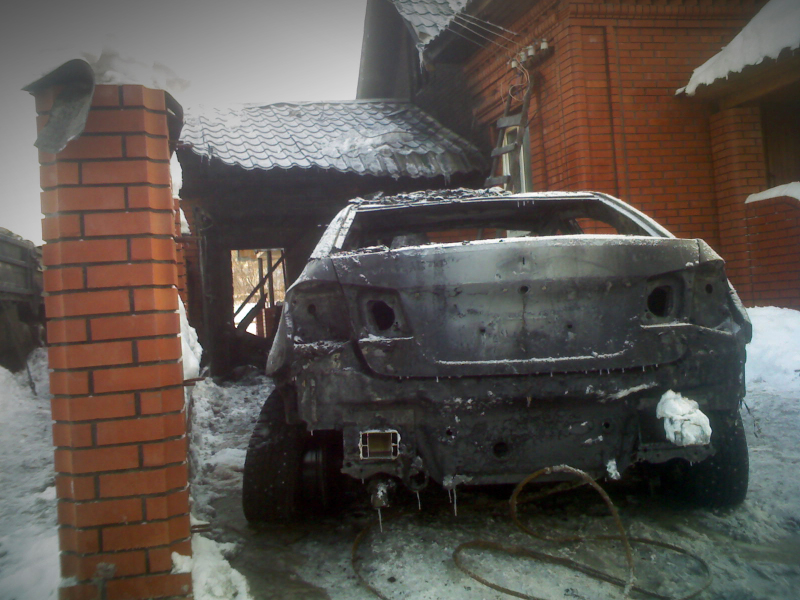 Узнаете машину? Cruze с двигателем 1.8. Слетел хомут топливной магистрали