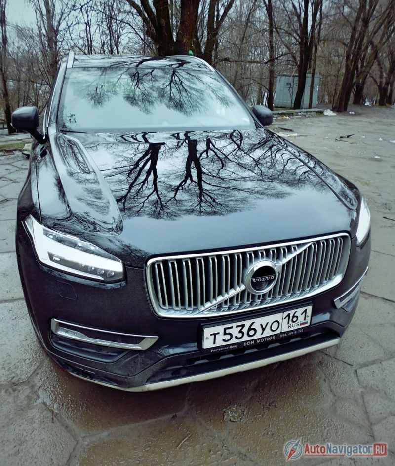 Черный цвет очень идет ультрабезопасному шведскому симпатяге!