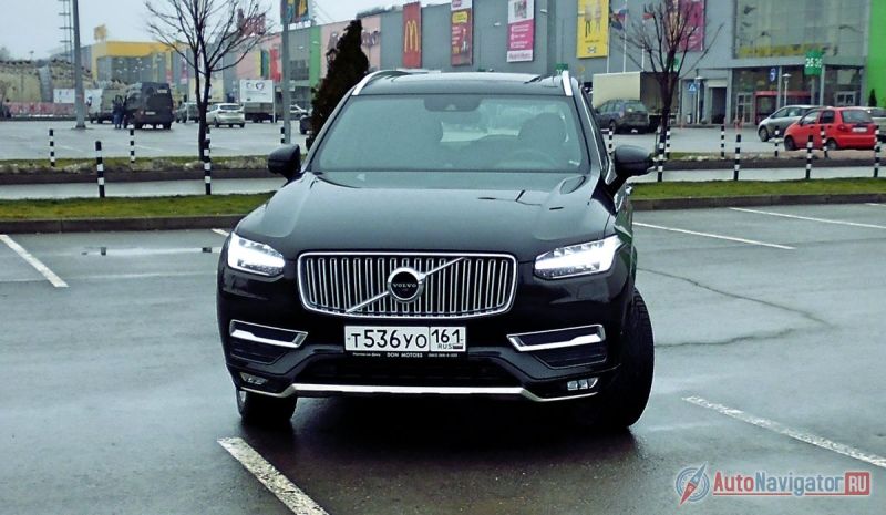 Несмотря на свой внешний лоск и современную электронную оснастку, XC90 может преодолевать броды глубиной до 450 мм