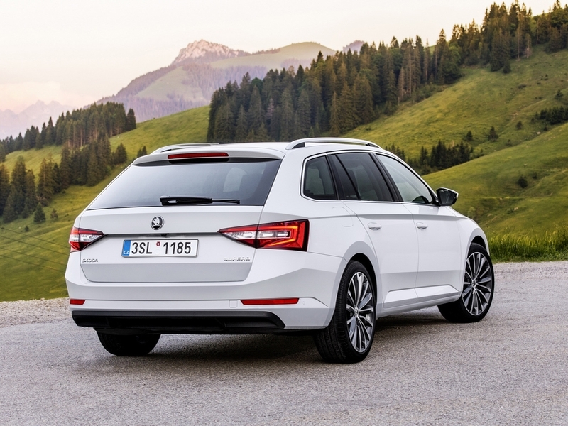 Skoda Superb Combi New появится в России во второй половине 2016 года