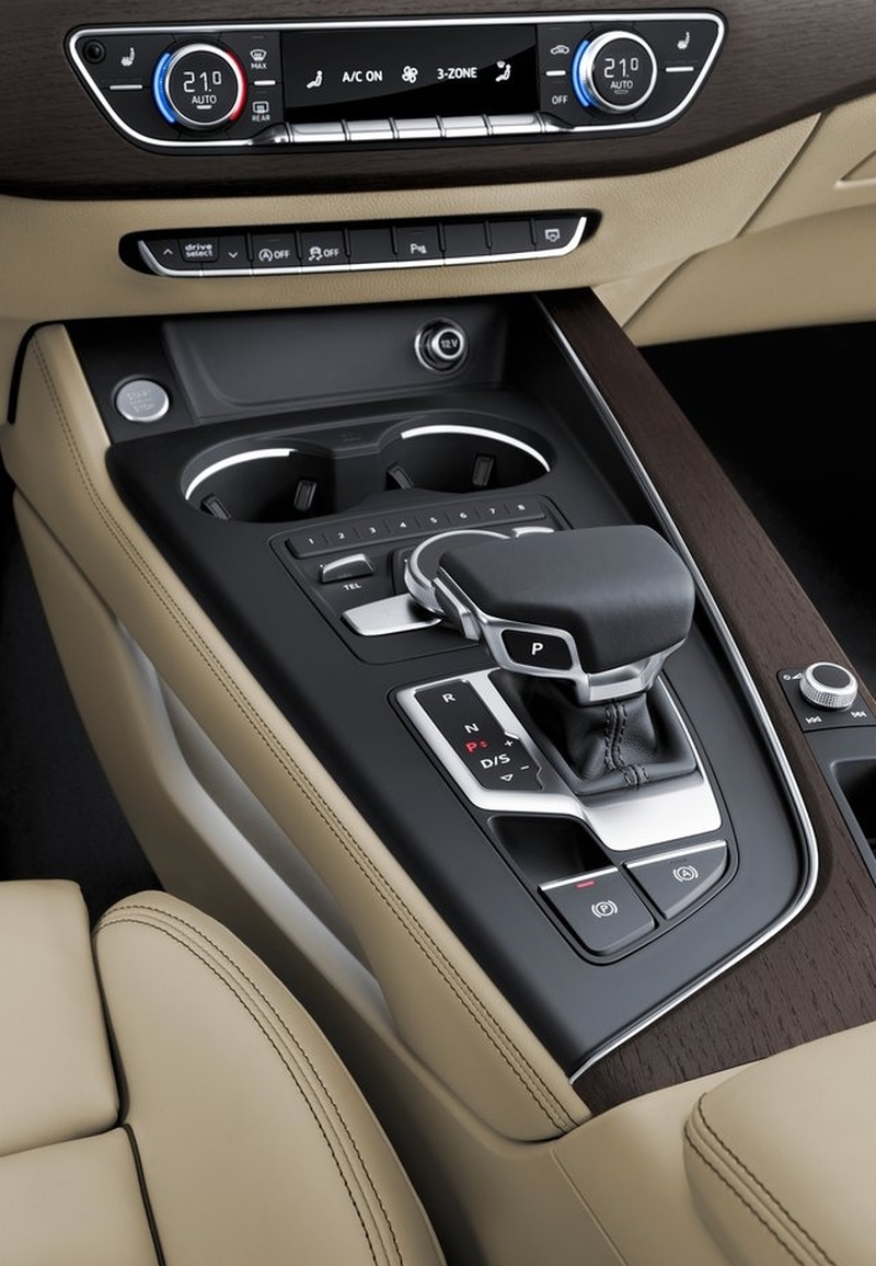 Центральный тоннель - основное отличие поколения B9 от поколения B8: он стал более удобным и функциональным