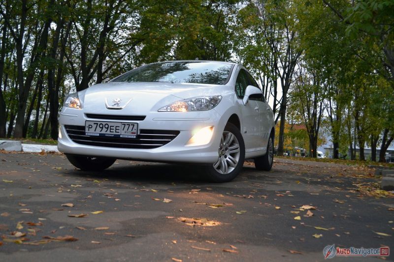 Peugeot 408: Большой гольф