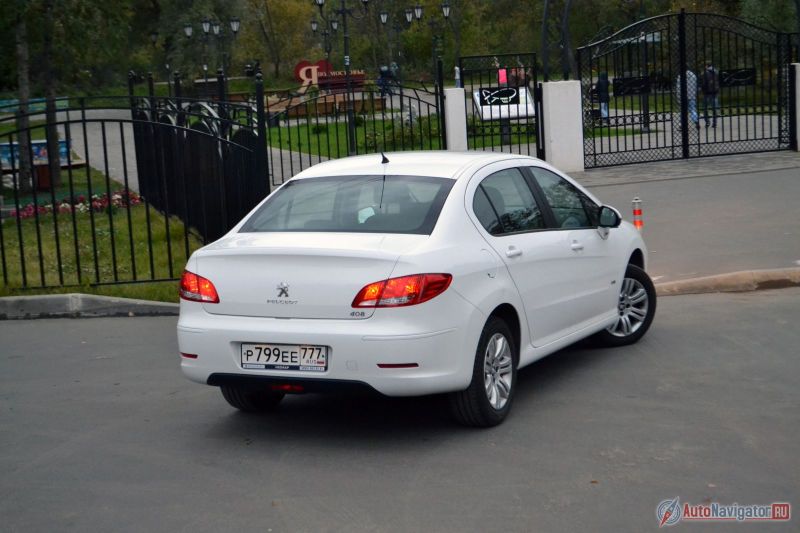 Сзади еще печальнее, чем спереди. Глазу вообще не за что зацепиться