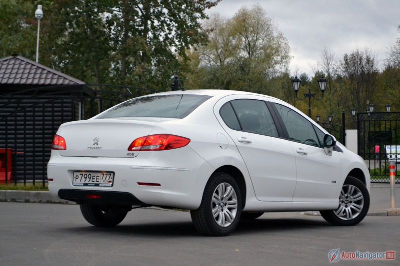 Ни колейность, ни грунтовки не сбивают 408 с курса