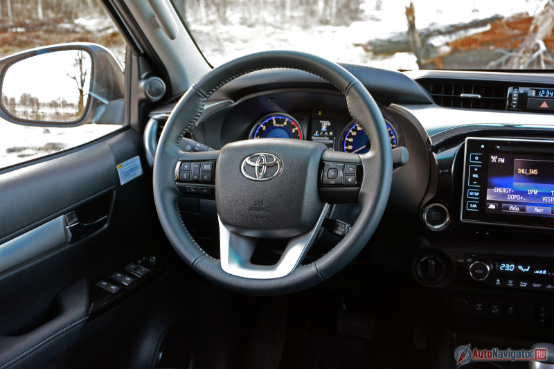 Приятные тактильные ощущения дарит лишь руль…