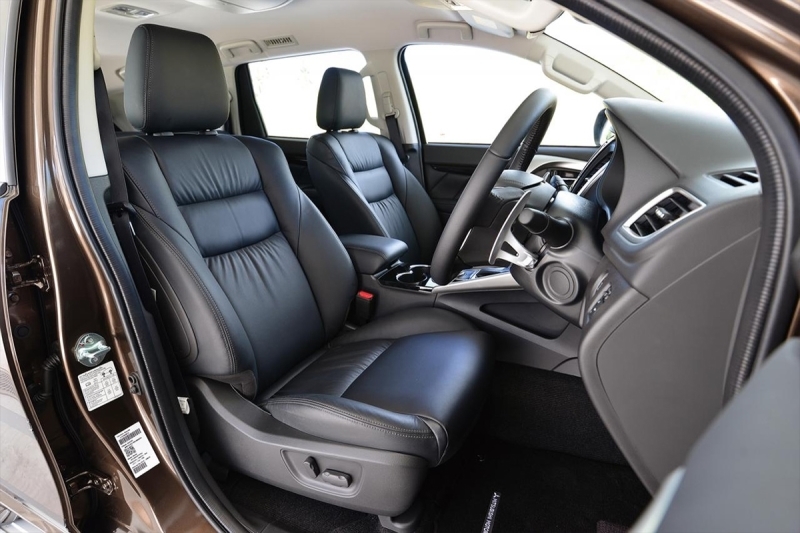 Mitsubishi Pajero Sport III