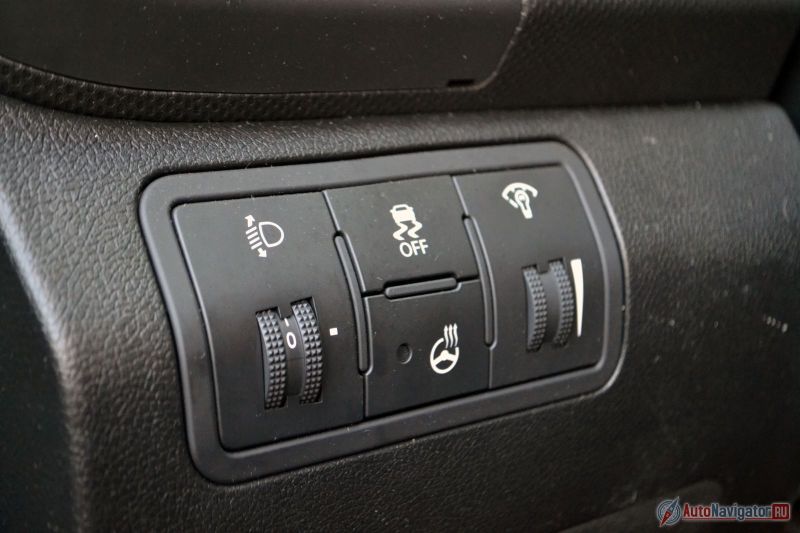 Руль с подогревом в тридцатиградусный мороз всегда приходился очень кстати. После «Соляриса» за руль «Шкоды» и «Мерседеса» с холодными рулями вообще не хотелось садиться