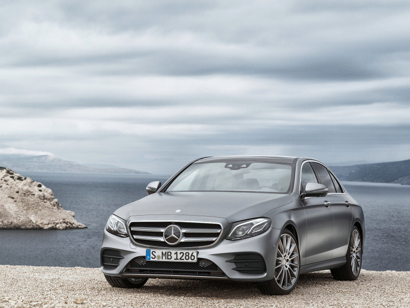 Чтобы испытать весь спектр новых возможностей E-класса десятого поколения придётся замахнуться на автомобиль далеко не в базовой версии