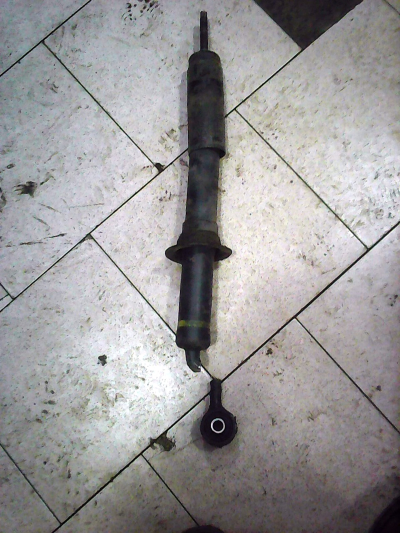 С подвеской не все так гладко, как могло бы показаться, глядя на ее конструкцию. Материал амортизаторов сдает позиции в холода, зачастую принуждая владельца к первому тюнингу