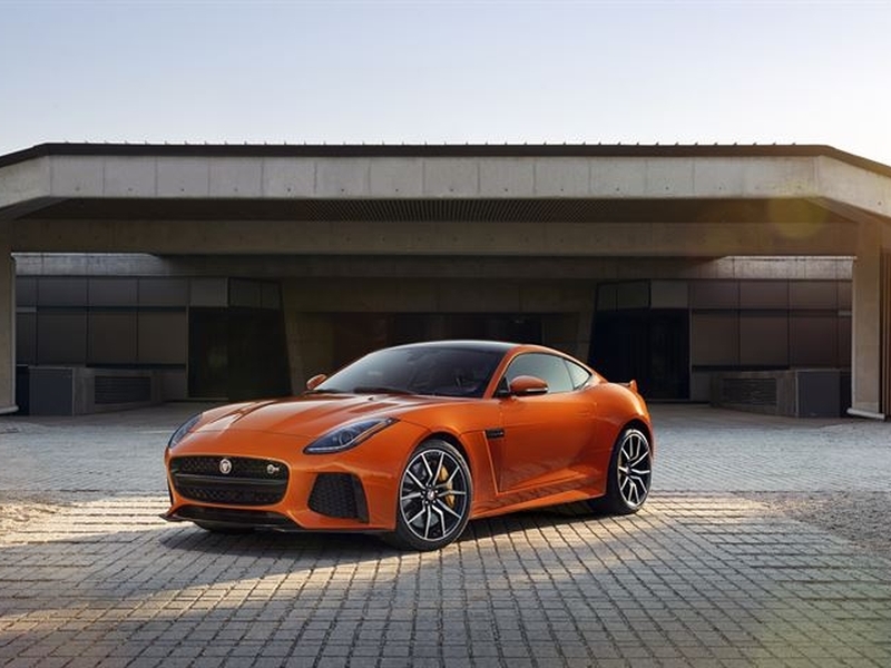 Jaguar F-Type SVR — в России от 9 788 000 рублей
