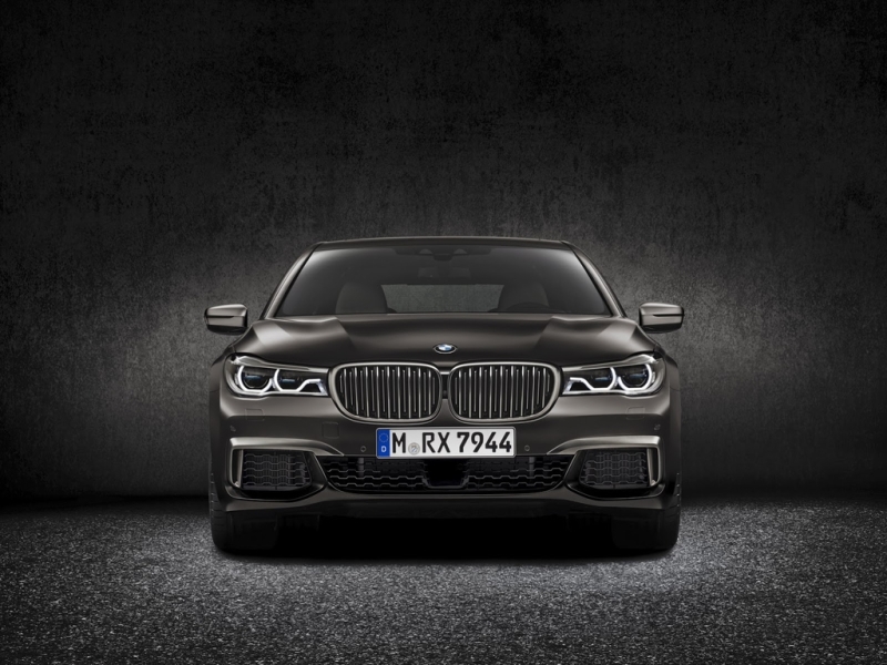 Роскошный BMW M760Li xDrive скоро увидит свет