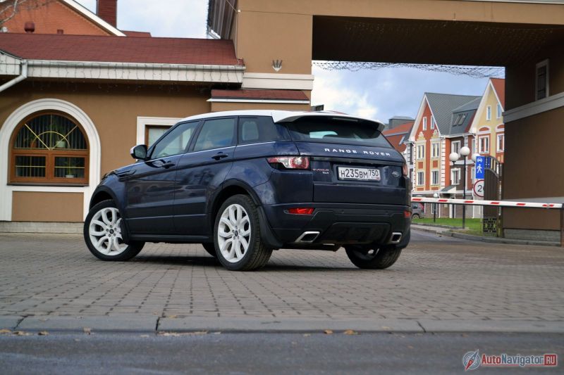 Ну красив же, красив! По дизайну просто не к чему придраться. И это не какой-то японский обмылок, это стильные рубленные английские формы