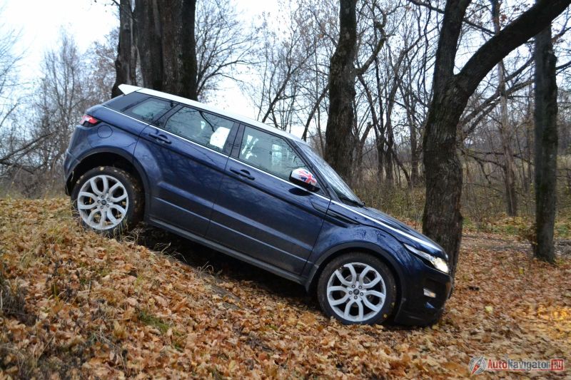 Короткие свесы и приличные углы въезда и съезда помогают в таких ситуациях не меньше полного привода