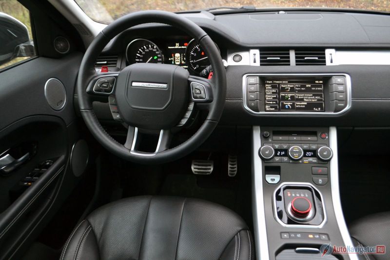 Салон приятен и на глаз, и на ощупь. Хотя, конечно, встречается местами и дешевый пластик