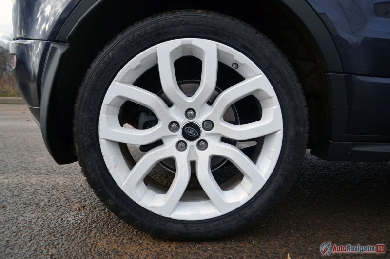 Огромные опциональные 20-дюймовые диски смотрятся уместно и классно, но комфортнее были бы 19-, 18- или даже 17-дюймовые