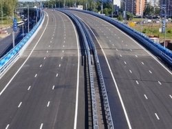 Над шоссе Энтузиастов в районе проспекта Будённого в Москве строят две эстакады